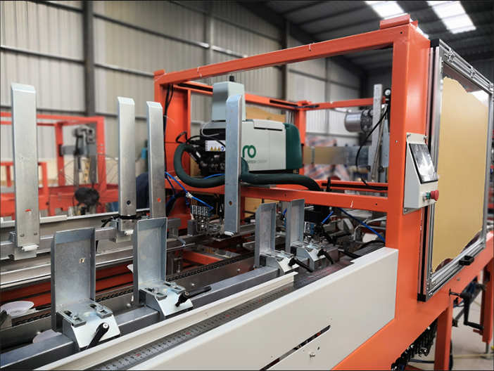 Machina automatica pe formâ cartoin
