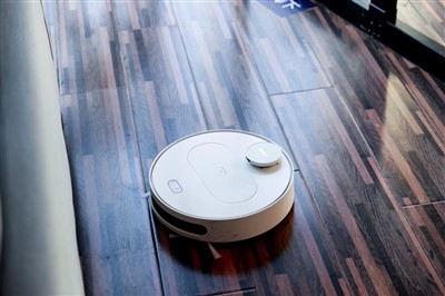Comme deuviâ un aspiratô robot intelligente